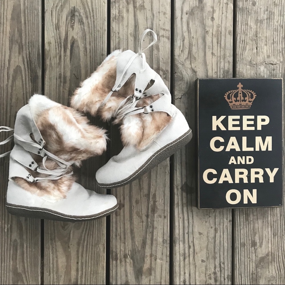 Wanted furry boots 5.5